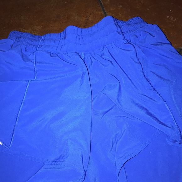 🌸 SOLD🌸Refl. Lululemon Hotty Hot ShortII 2.5” - Picture 4 of 4